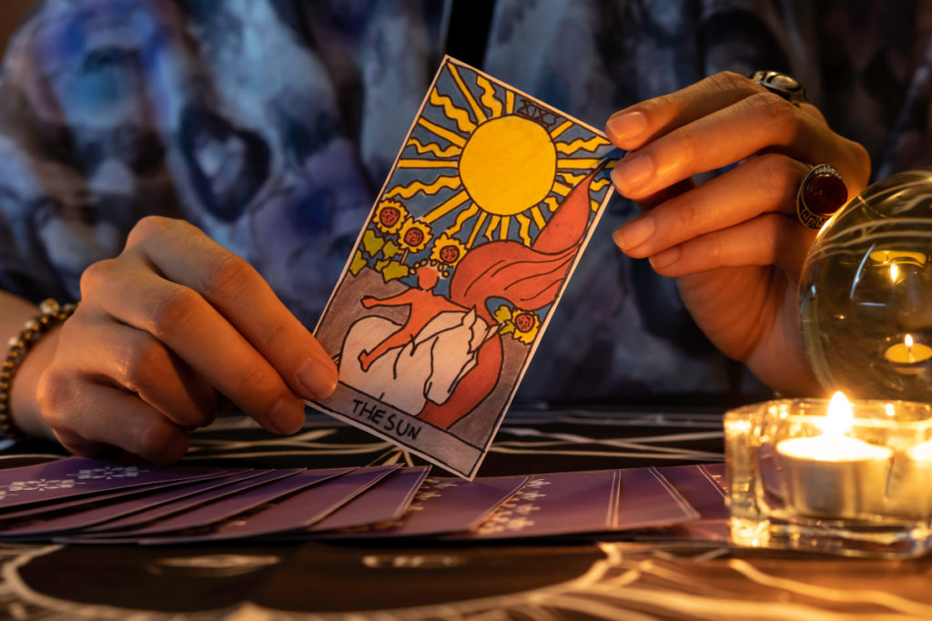 júliusi tarot jóslás