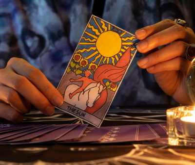 júliusi tarot jóslás